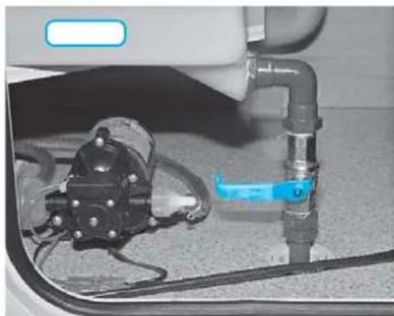 Karmann Ontario 635 GB (Mercedes) (2006) - Pumpe für Frischwassersystem - 1
