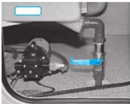 Karmann Missouri 635 ST (Volkswagen) (2002) - Pumpe für Frischwassersystem - 1