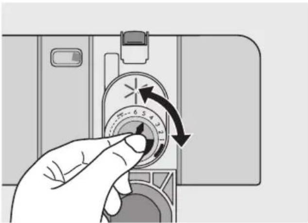 Juno Electrolux JSI46012W - Einfüllen von Klarspülmittel - 3