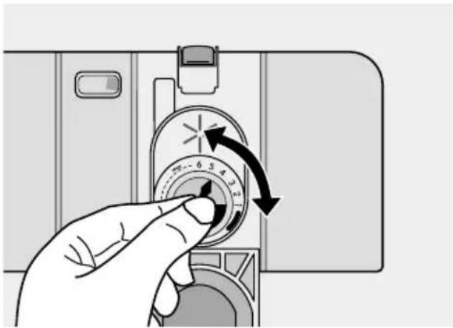 Juno Electrolux JSI34013W - Einfüllen von Klarspülmittel - 3