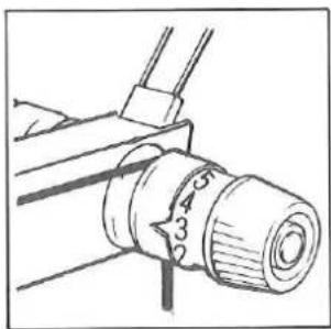 Silver Reed F-270 - REMOVING KNITTED FABRIC - 4