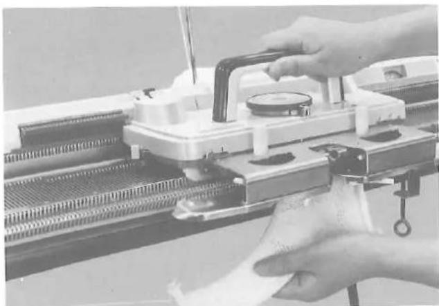 Silver Reed F-270 - INCREASING MULTIPLE STITCHES - 4