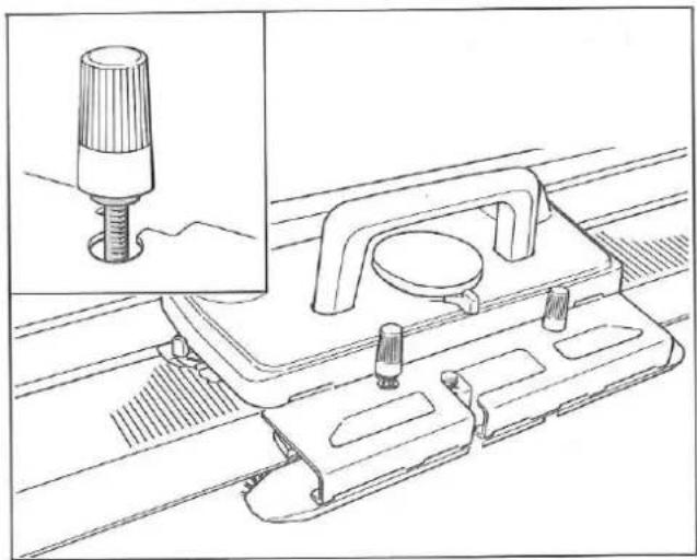 Silver Reed F-270 - REMOVING KNITTED FABRIC - 1