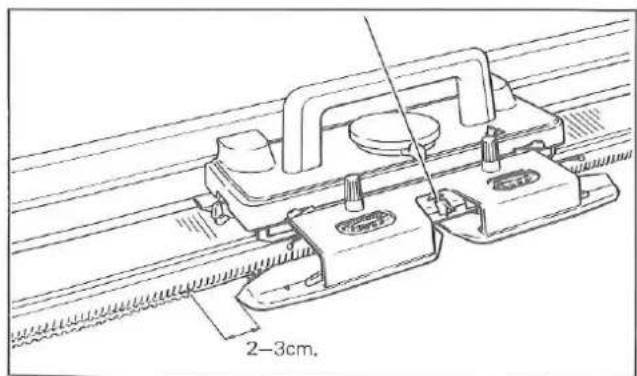 Silver Reed F-270 - REMOVING KNITTED FABRIC - 8