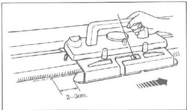 Silver Reed F-270 - REMOVING KNITTED FABRIC - 8