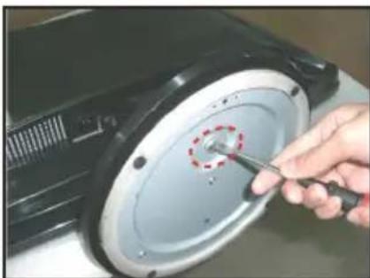 LG W2452TX - Disassembling the stand - 4