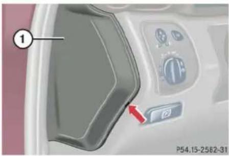 Mercedes-Benz C 230 Sport (2006) - Main fuse box in passenger compartment - 1