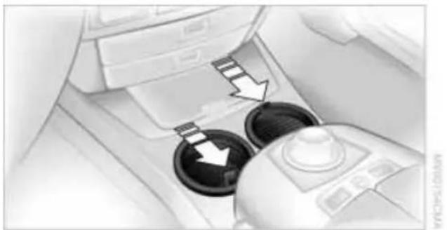 BMW 745i (2002) - Getränkehalter* - 1