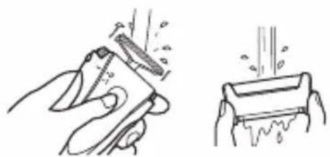 PANASONIC ES-3831 - Cleaning - 3
