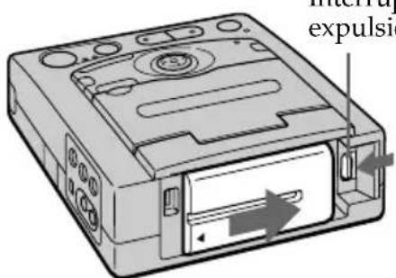 SONY MVC-FDR3 - Fije el paquete de batería en la unidad. - 2