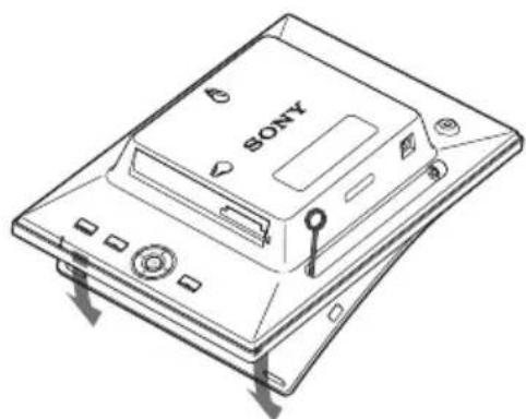 Line drawing of a Sony computer monitor with control buttons and drive indicators (no text or symbols).