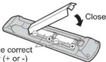 PANASONIC Viera TX-L19D28EW - Installing / removing remote's batteries - 4