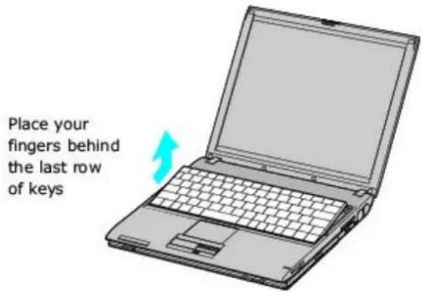 SONY Vaio PCG-V505DX - Lifting the Keyboard - 1