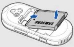 SAMSUNG Beat DJ GT-M7600 - SIM- oder USIM-Karte und Akku einsetzen - 3