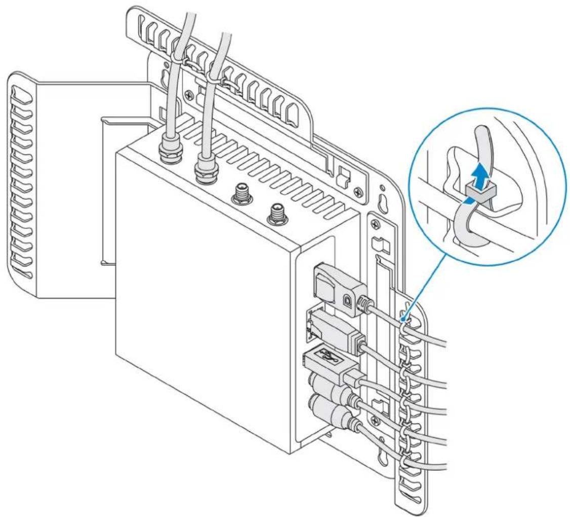 DELL Edge Gateway 3003 - Attaching the cable control bars to the standard-mount bracket - 3
