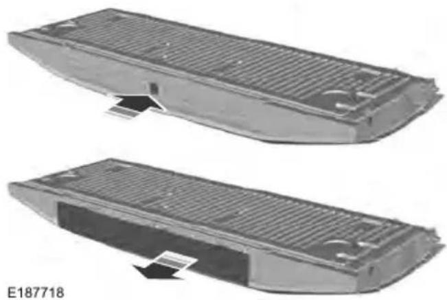 FORD F-450 Super Duty (2020) - Opening the Step - 1