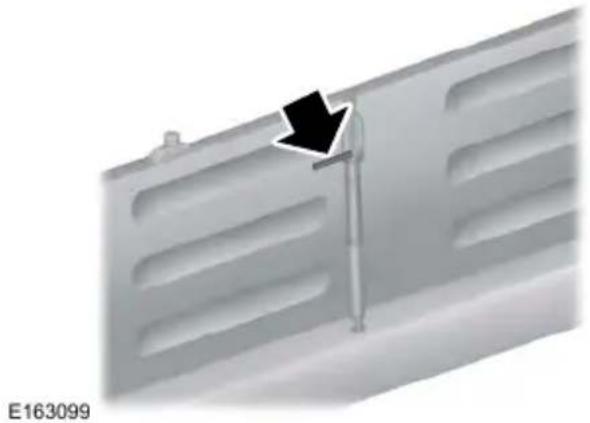 FORD F-450 Super Duty (2020) - BED EXTENDER (IF EQUIPPED) - 5
