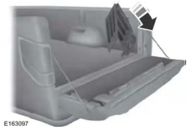 FORD F-450 Super Duty (2020) - BED EXTENDER (IF EQUIPPED) - 3