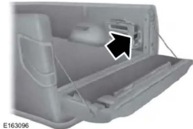FORD F-350 Super Duty (2019) - Tailgate mode - 2