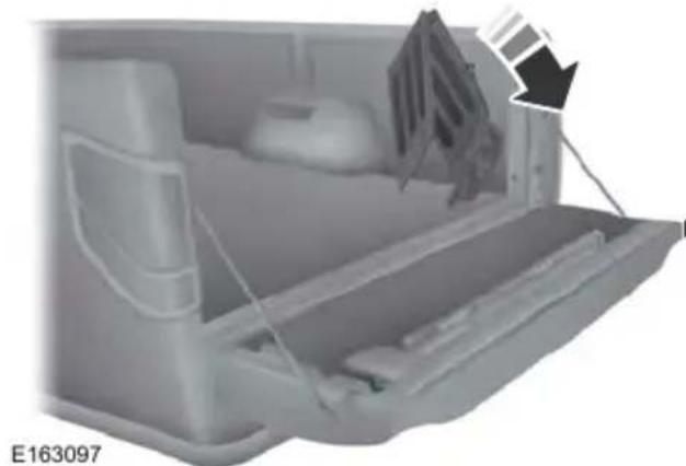 FORD F-350 Super Duty (2019) - Tailgate mode - 3