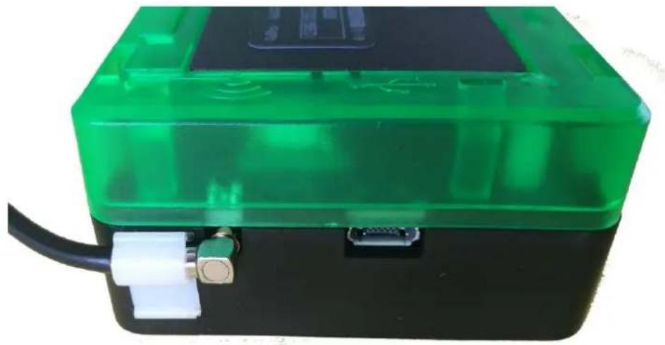 MCF88 MCF-LW06420D - Connection examples for current inputs: - 3