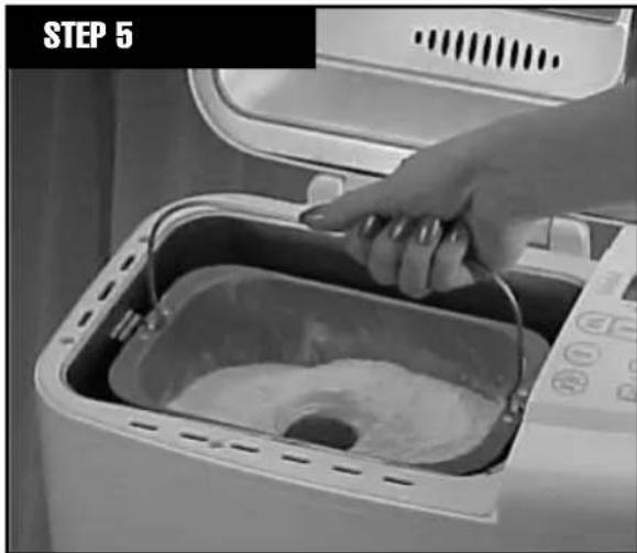 Breadman TR845 - MAKING DOUGH AND BAKING BREAD - 5