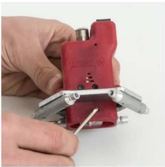 Wasp Delta 2040 Pro - REMOVE THE CARTRIDGE FROM THE SPITFIRE EXTRUDER - 1