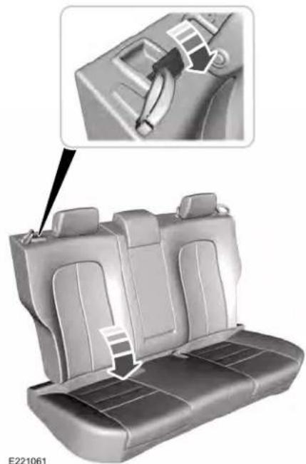 Lincoln Continental (2020) - Adjusting the Rear Seats - 2