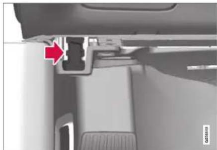VOLVO S60 (2021) - Connecting equipment to the vehicle's data link connector - 1