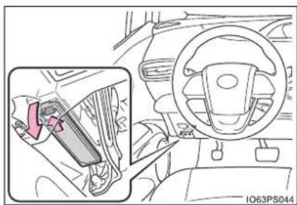 TOYOTA Prius (2021) - Checking and replacing fuses - 3