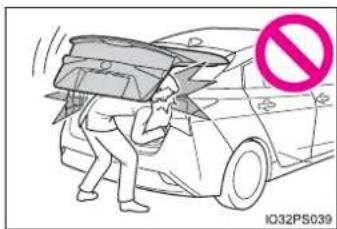 TOYOTA Prius (2021) - ■Operating the back door - 1