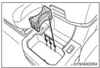 TOYOTA Sequoia (2021) - ■ The position of the separator can be changed (rear console box) - 2