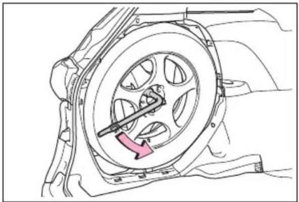 TOYOTA Sienna Hybrid (2021) - Taking out the spare tire - 2