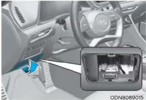 HYUNDAI Sonata (2021) - Instrument Panel Fuse Replacement - 1