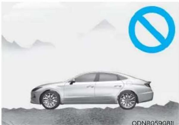 HYUNDAI Sonata (2021) - Parking in uneven road - 1