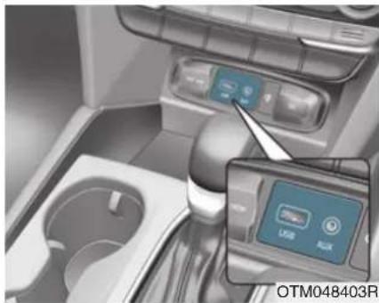 HYUNDAI Santa Fe (2020) - AUX, USB and iPod® port - 1