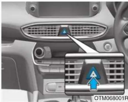 HYUNDAI Santa Fe (2020) - HAZARD WARNING FLASHER IN CASE OF AN EMERGENCY - 1