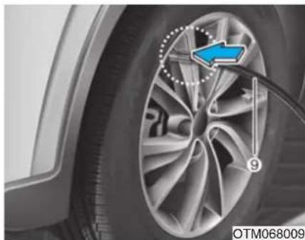 HYUNDAI Santa Fe (2020) - Checking the tyre inflation pressure - 1