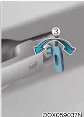 HYUNDAI Venue (2020) - Operating Door Locks from Outside the Vehicle Mechanical key - 2