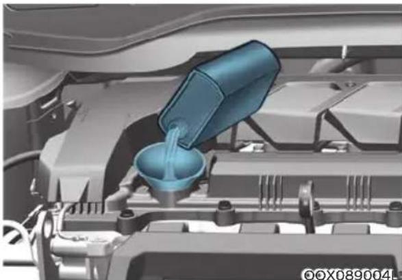 HYUNDAI Venue (2020) - Checking the Engine Oil Level - 2