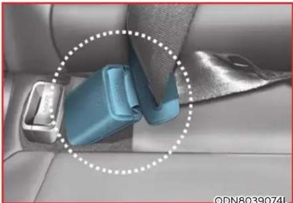 HYUNDAI Venue (2020) - To release your seat belt: - 1