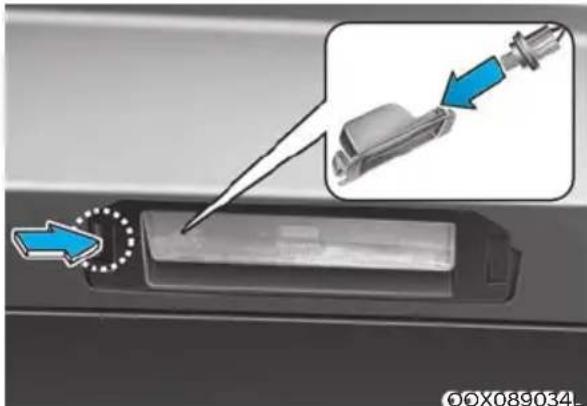 HYUNDAI Venue (2020) - License Plate Light Bulb Replacement - 1