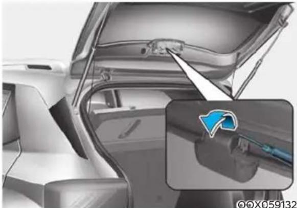 HYUNDAI Venue (2020) - High Mounted Stop Lamp Replacement - 1
