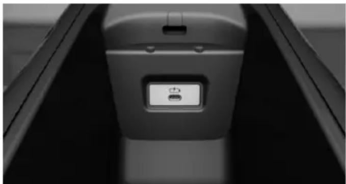 MINI Clubman (2021) - Under the center armrest - 1