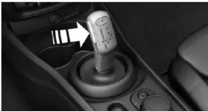 MINI Clubman (2021) - Engaging selector lever position D, N, R - 1