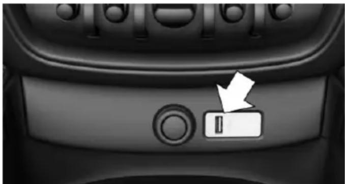 MINI Clubman (2021) - In the front center console - 1