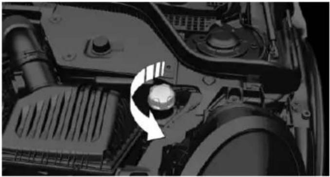 MINI Clubman (2021) - Adding coolant - 1