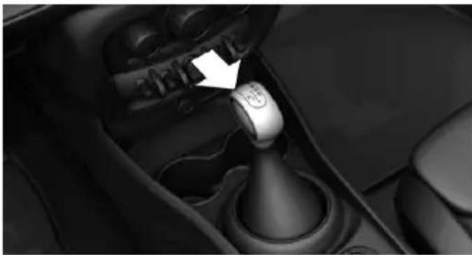 MINI Clubman (2021) - Engaging selector lever position D, N, R, or P - 1