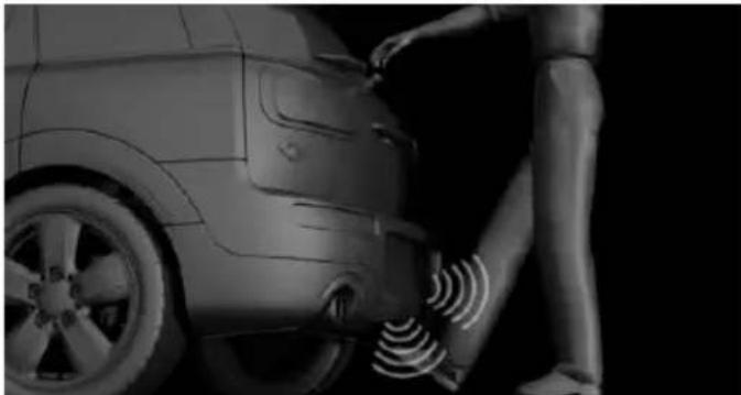 MINI Clubman (2021) - Performing the foot movement - 1