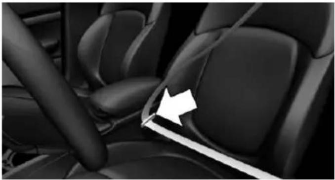 MINI Cooper SE Electric (2020) - Buckling the safety belt - 1